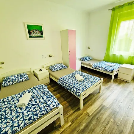 Center بيت ضيافة *